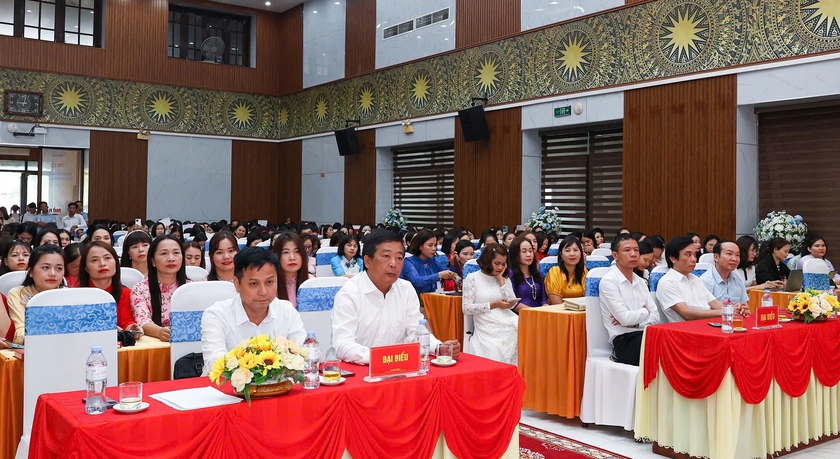 Nghệ An khen thưởng 76 gi&aacute;o vi&ecirc;n chủ nhiệm bậc tiểu học đạt th&agrave;nh t&iacute;ch xuất sắc - Ảnh 3.