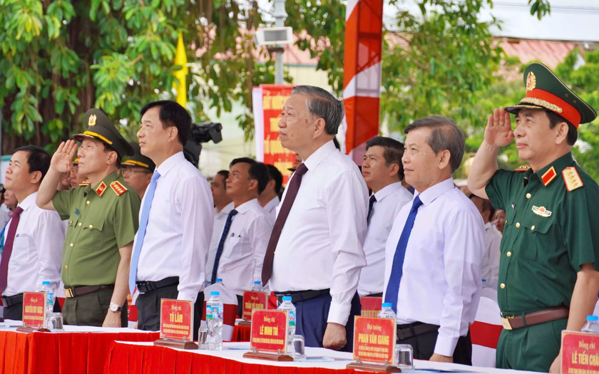 Tổng B&iacute; thư, Chủ tịch nước T&ocirc; L&acirc;m dự Lễ Thượng cờ "Thống nhất non s&ocirc;ng" tại Quảng Trị - Ảnh 2.