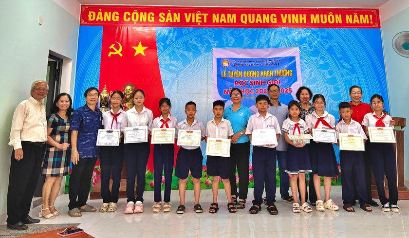 C&aacute;c l&agrave;m s&aacute;ng tạo của c&aacute;c điển h&igrave;nh ti&ecirc;n tiến trong phong tr&agrave;o khuyến học xứ Quảng - Ảnh 3.