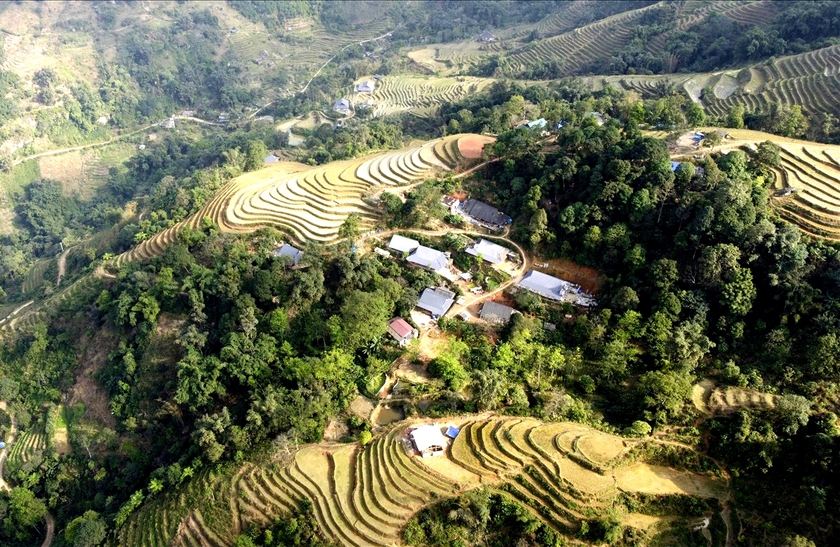 "Th&ocirc;n số" đưa dịch vụ c&ocirc;ng đến nh&agrave; d&acirc;n ở v&ugrave;ng cao B&aacute;t X&aacute;t  - Ảnh 2.