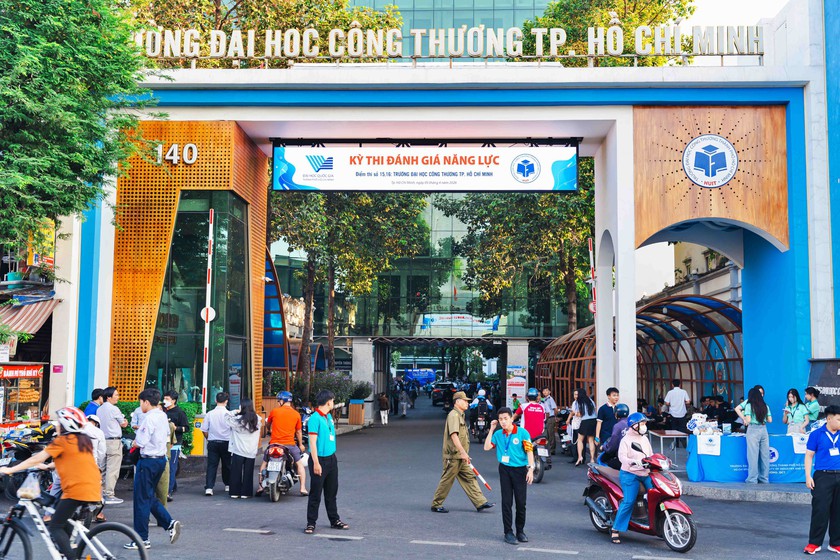 Hơn 135.000 th&iacute; sinh thi đ&aacute;nh gi&aacute; năng lực Đại học Quốc gia Th&agrave;nh phố Hồ Ch&iacute; Minh - Ảnh 1.