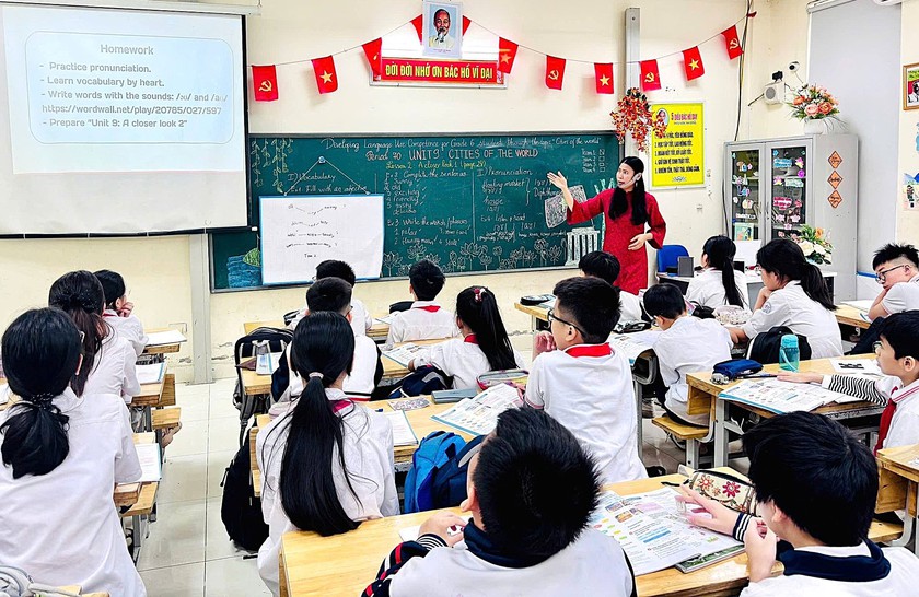 Chuẩn ngoại ngữ giáo viên: Làm sao để chuẩn hóa mà không "cào bằng"? - Ảnh 1.