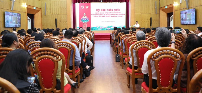 Hội nghị toàn quốc triển khai Nghị quyết Đại hội XIV cho cơ quan báo chí, giới trí thức, văn nghệ sĩ - Ảnh 4.