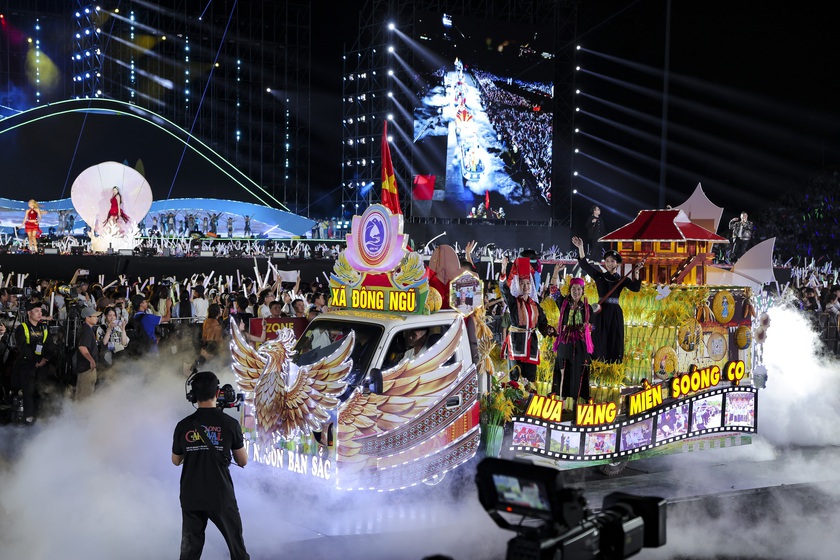 H&agrave;ng vạn kh&aacute;n giả "ch&aacute;y hết m&igrave;nh" c&ugrave;ng Carnaval Hạ Long 2026 - Ảnh 11.