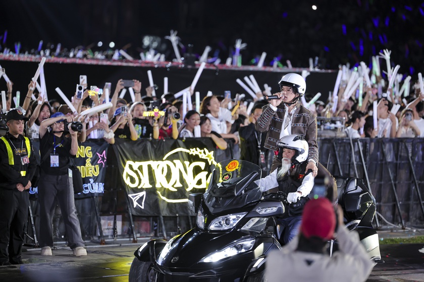 H&agrave;ng vạn kh&aacute;n giả "ch&aacute;y hết m&igrave;nh" c&ugrave;ng Carnaval Hạ Long 2026 - Ảnh 8.