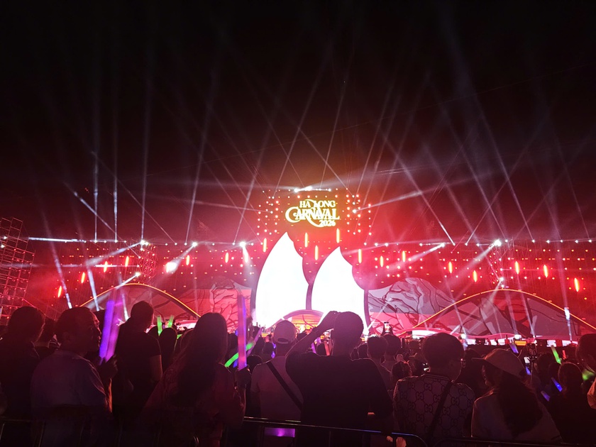 H&agrave;ng vạn kh&aacute;n giả "ch&aacute;y hết m&igrave;nh" c&ugrave;ng Carnaval Hạ Long 2026 - Ảnh 9.