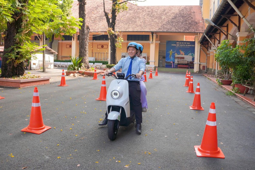VinFast ZGoo: Nhỏ gọn cho học sinh, y&ecirc;n t&acirc;m cho phụ huynh - Ảnh 2.