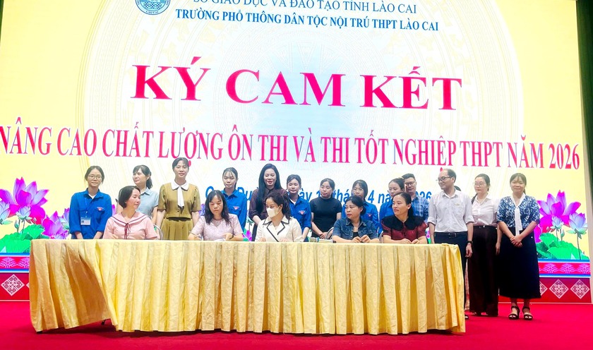 Thầy, tr&ograve; v&ugrave;ng cao L&agrave;o Cai tăng tốc, linh hoạt &ocirc;n tập, n&acirc;ng cao chất lượng thi tốt nghiệp THPT ở v&ugrave;ng kh&oacute; - Ảnh 1.
