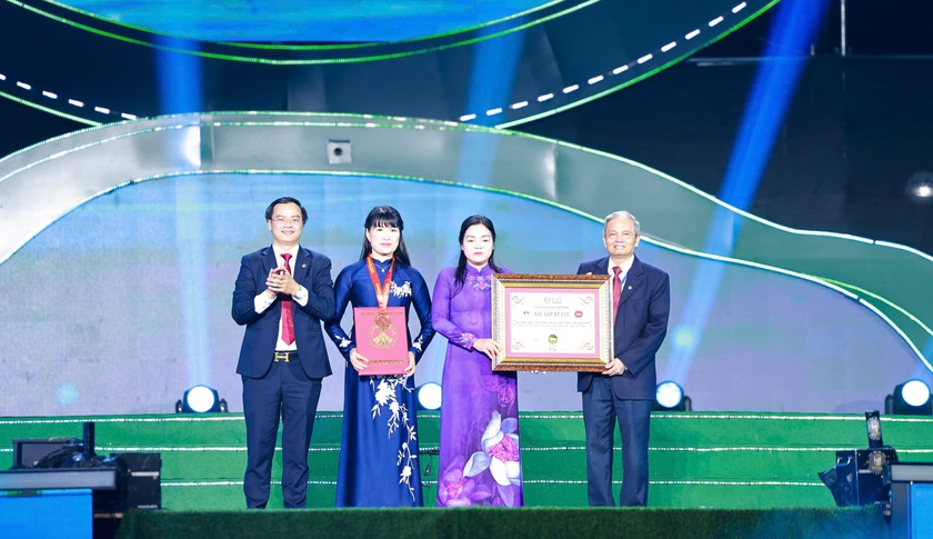 Th&aacute;i Nguy&ecirc;n khai mạc M&ugrave;a du lịch năm 2026: Bản giao hưởng "Hồ tr&ecirc;n n&uacute;i - Tr&agrave; trong m&acirc;y" - Ảnh 9.