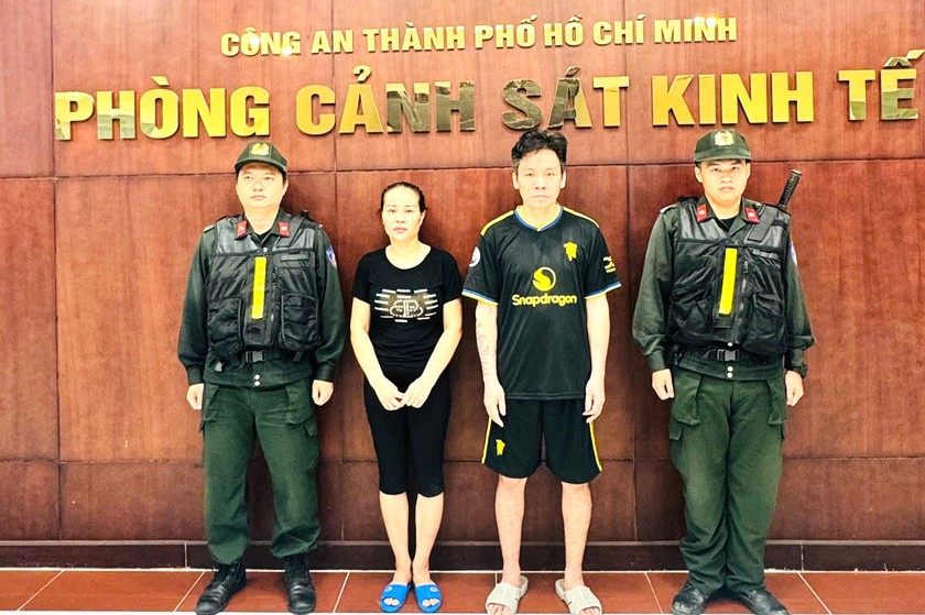 C&ocirc;ng an Th&agrave;nh phố Hồ Ch&iacute; Minh khởi tố vụ &aacute;n, tạm giam đối tượng bu&ocirc;n lậu v&agrave;ng từ Campuchia - Ảnh 1.