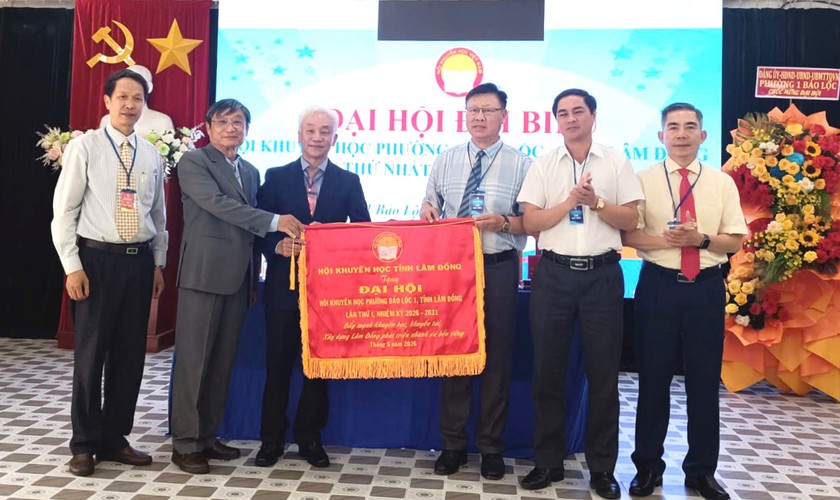 Hội Khuyến học phường 1 Bảo Lộc đo&agrave;n kết, quyết t&acirc;m đổi mới, th&uacute;c đẩy phong tr&agrave;o học tập suốt đời - Ảnh 1.