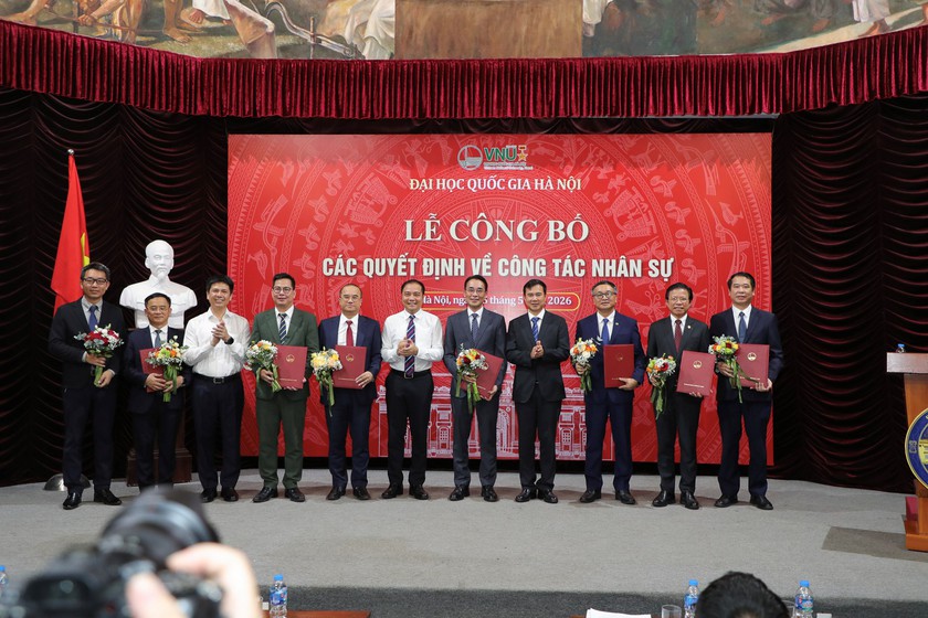 Đại học Quốc gia Hà Nội bổ nhiệm loạt hiệu trưởng, hiệu phó các đơn vị thành viên - Ảnh 1.