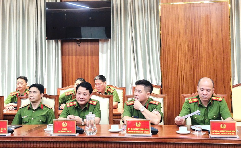 C&ocirc;ng an Th&agrave;nh phố Hồ Ch&iacute; Minh ph&aacute; nhanh vụ giết người bằng vũ kh&iacute; qu&acirc;n dụng, bắt giữ 2 nghi phạm nước ngo&agrave;i - Ảnh 2.