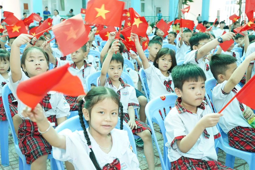 Th&agrave;nh phố Hồ Ch&iacute; Minh: C&aacute;c mốc thời gian tuyển sinh đầu cấp phụ huynh cần lưu &yacute; - Ảnh 1.