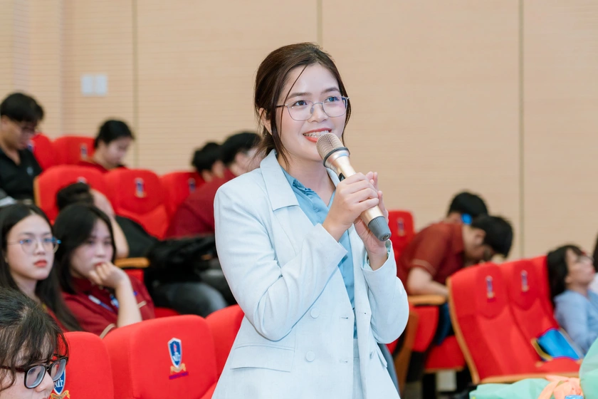 Chuy&ecirc;n gia quốc tế chia sẻ giải ph&aacute;p triển khai EMI tại Trường Đại học Nguyễn Tất Th&agrave;nh - Ảnh 3.