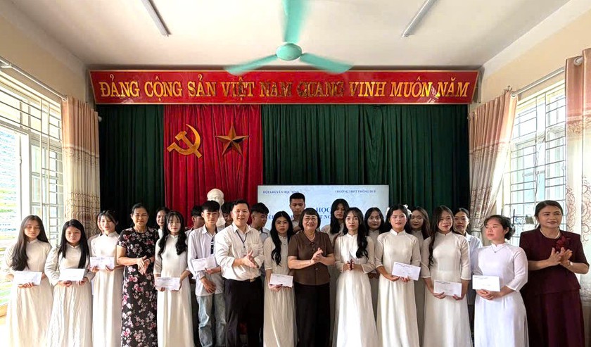 Hội Khuyến học tỉnh Cao Bằng trao 100 suất học bổng "Tiếp sức m&ugrave;a thi tốt nghiệp trung học phổ th&ocirc;ng" năm 2026 - Ảnh 4.
