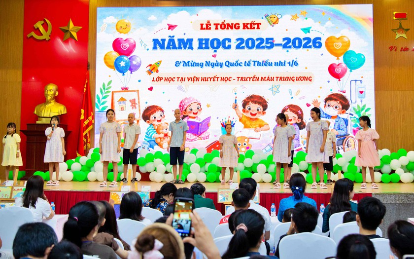 Trao học bổng "Cùng em đến trường" cho trẻ em đang điều trị tại Viện Huyết học và Truyền máu Trung ương - Ảnh 7.