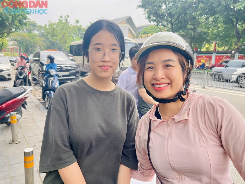 Thi vào lớp 10 Hà Nội: Phụ huynh mong con vững vàng hơn là điểm số - Ảnh 2.