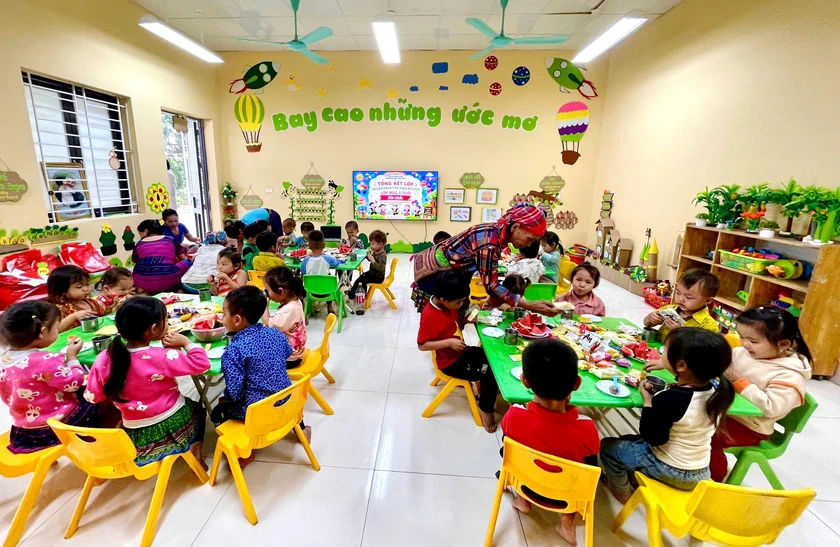 Trẻ em L&agrave;o Cai vui ng&agrave;y "Quốc tế thiếu nhi" 1-6 - Ảnh 7.