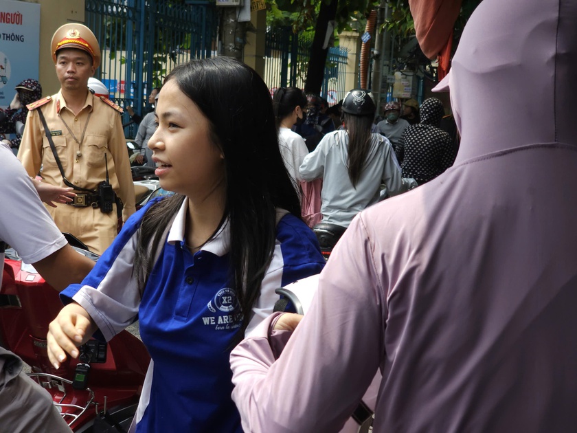 Hơn 61.700 th&iacute; sinh Hải Ph&ograve;ng bước v&agrave;o kỳ thi v&agrave;o 10 với m&ocirc;n thi đầu ti&ecirc;n - Ảnh 5.