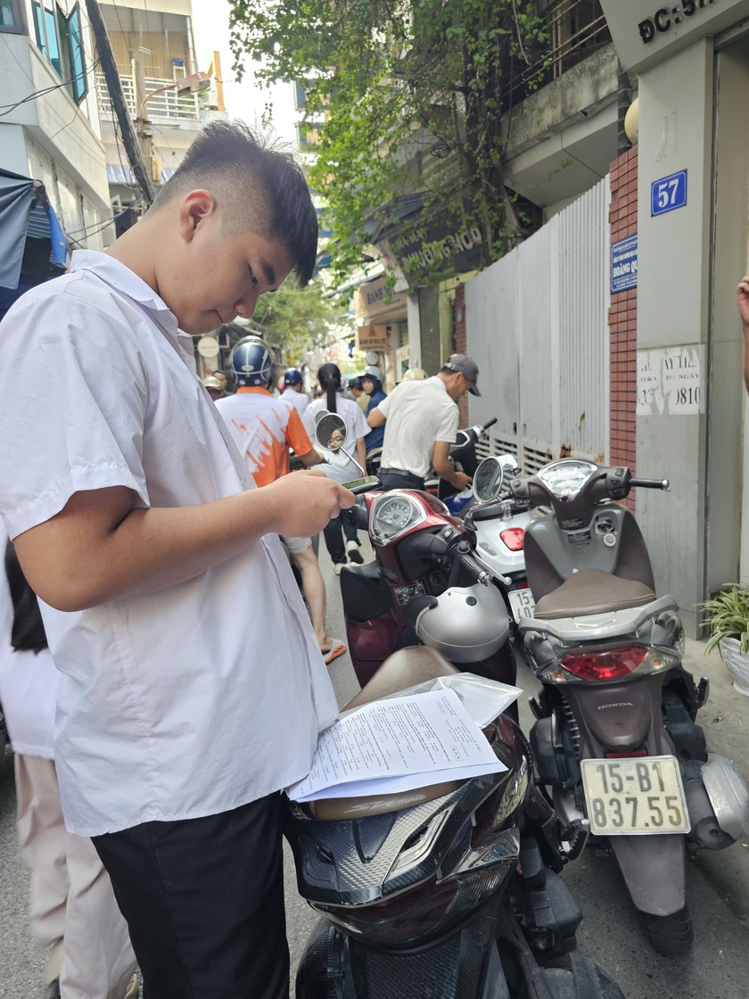 Đề thi v&agrave;o lớp 10 m&ocirc;n ngoại ngữ tại Hải Ph&ograve;ng được đ&aacute;nh gi&aacute; vừa sức với học sinh - Ảnh 5.