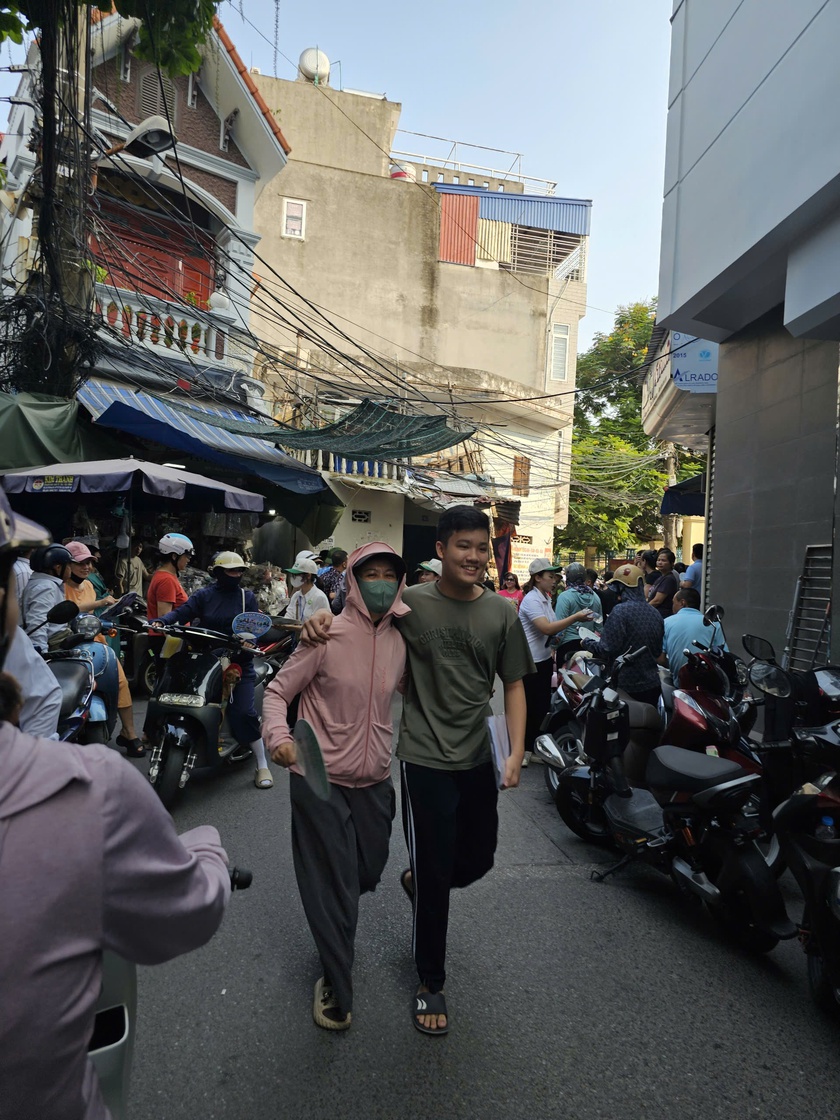 Đề thi v&agrave;o lớp 10 m&ocirc;n ngoại ngữ tại Hải Ph&ograve;ng được đ&aacute;nh gi&aacute; vừa sức với học sinh - Ảnh 3.