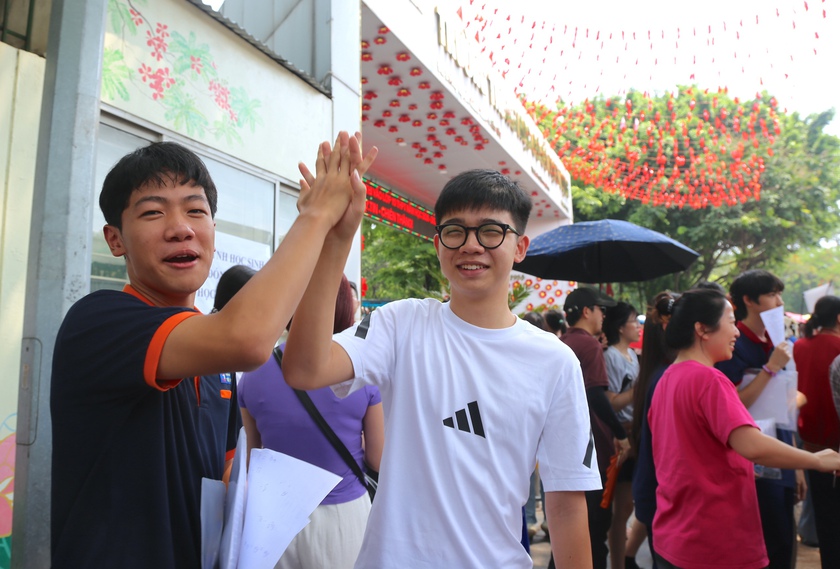 Đáp án chính thức các môn trong kỳ thi vào lớp 10 Hà Nội năm 2026 - Ảnh 1.