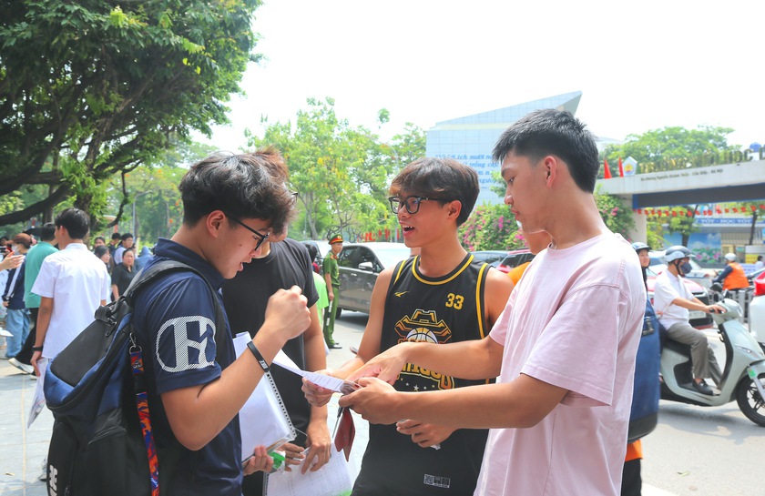Gi&aacute;o vi&ecirc;n nhận định đề To&aacute;n lớp 10 tại H&agrave; Nội dần ổn định theo chương tr&igrave;nh gi&aacute;o dục phổ th&ocirc;ng 2018 - Ảnh 2.