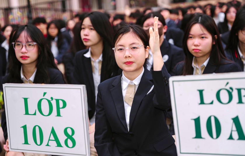 Chọn tổ hợp m&ocirc;n lớp 10: Hướng nghiệp hay hướng thi? - Ảnh 1.