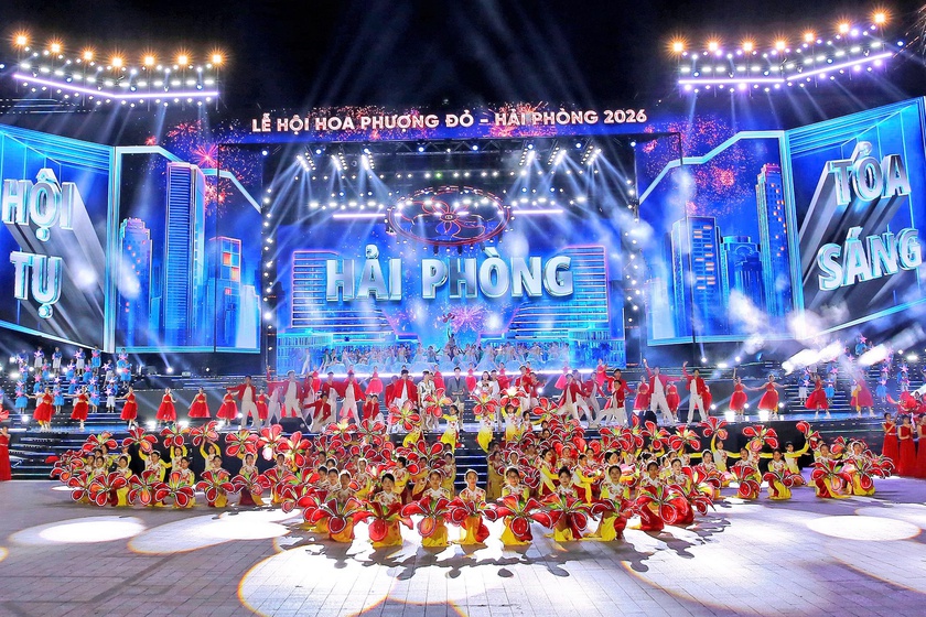 Tất cả đ&atilde; sẵn s&agrave;ng cho đ&ecirc;m khai mạc Lễ hội Hoa phượng Đỏ - Hải Ph&ograve;ng 2026 - Ảnh 1.