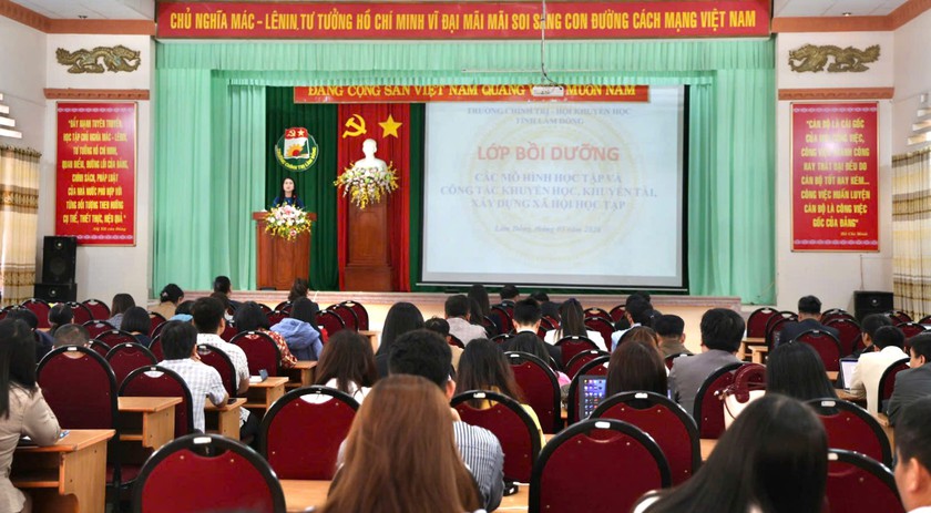 Hội Khuyến học L&acirc;m Đồng bồi dưỡng nghiệp vụ cho gần 150 c&aacute;n bộ năm 2026 - Ảnh 2.