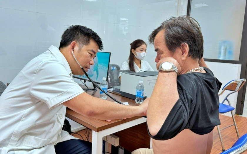 Bệnh viện Đại học Y H&agrave; Nội khai trương Ph&ograve;ng kh&aacute;m Đa khoa cơ sở Vĩnh Hưng - Ảnh 3.
