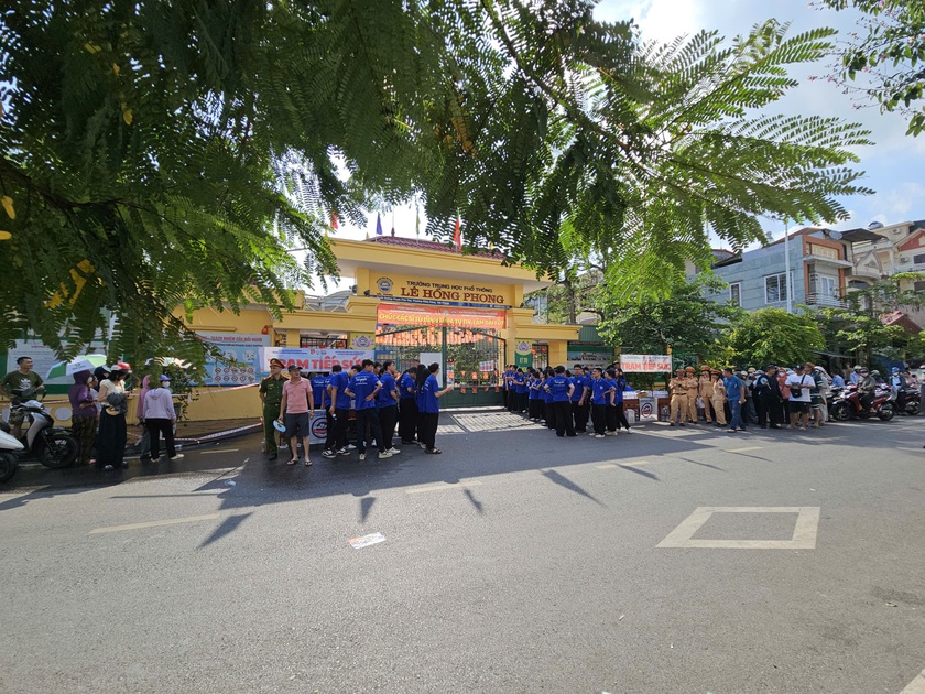 Th&iacute; sinh Hải Ph&ograve;ng ho&agrave;n th&agrave;nh m&ocirc;n thi to&aacute;n v&agrave;o lớp 10 - Ảnh 7.