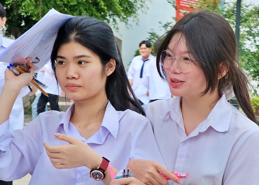 "Những chiếc l&aacute;" của Nguyễn Đ&igrave;nh Thi v&agrave;o đề thi ngữ văn tốt nghiệp THPT 2026 - Ảnh 4.