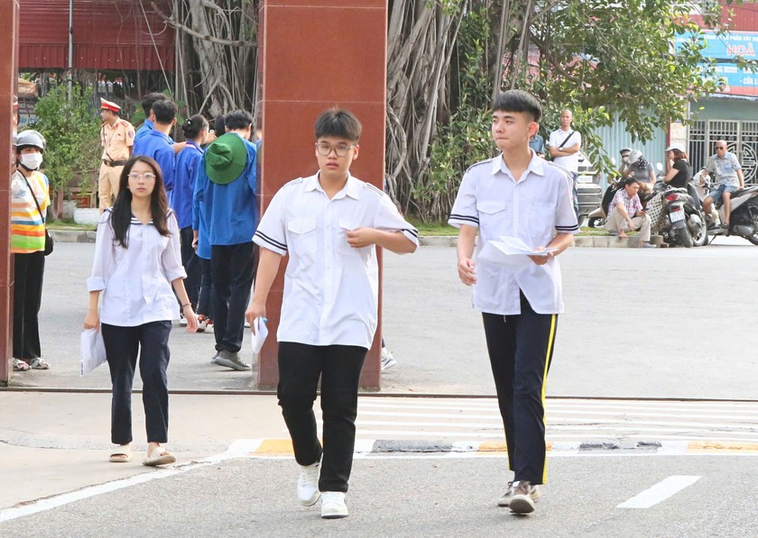 "Những chiếc l&aacute;" của Nguyễn Đ&igrave;nh Thi v&agrave;o đề thi ngữ văn tốt nghiệp THPT 2026 - Ảnh 6.