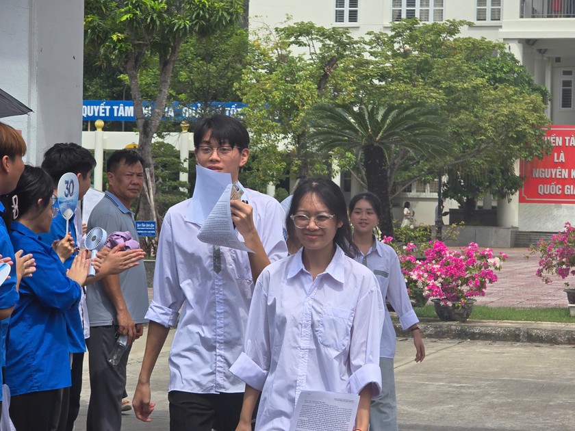 "Những chiếc l&aacute;" của Nguyễn Đ&igrave;nh Thi v&agrave;o đề thi ngữ văn tốt nghiệp THPT 2026 - Ảnh 3.