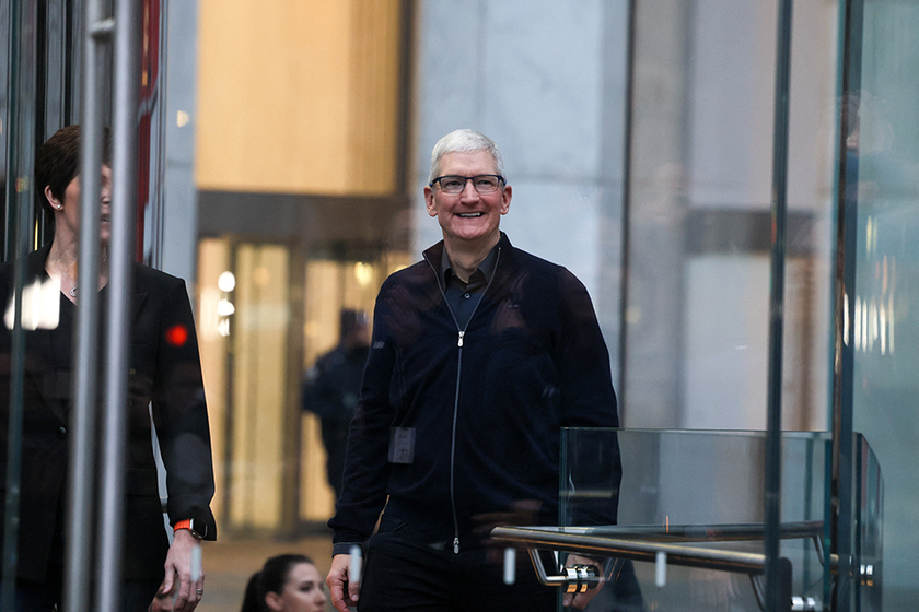 Tim Cook: Người biến di sản của Steve Jobs th&agrave;nh đế chế c&ocirc;ng nghệ ngh&igrave;n tỷ USD - Ảnh 1.