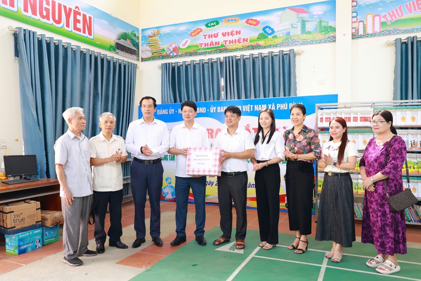 Người l&agrave;m b&aacute;o về nguồn, trao gửi tri thức cho cộng đồng - Ảnh 3.