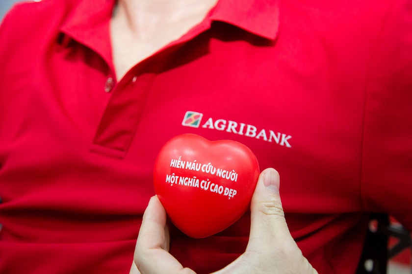 Agribank lan tỏa “giọt hồng nhân ái”, hành động trách nhiệm vì cộng đồng - Ảnh 5.
