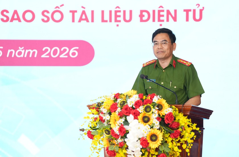 Agribank đồng h&agrave;nh c&ugrave;ng tỉnh Ninh B&igrave;nh triển khai m&ocirc; h&igrave;nh Kiosk th&ocirc;ng minh: &ldquo;C&uacute; h&iacute;ch&rdquo; chuyển đổi số h&agrave;nh ch&iacute;nh c&ocirc;ng- Ảnh 3.