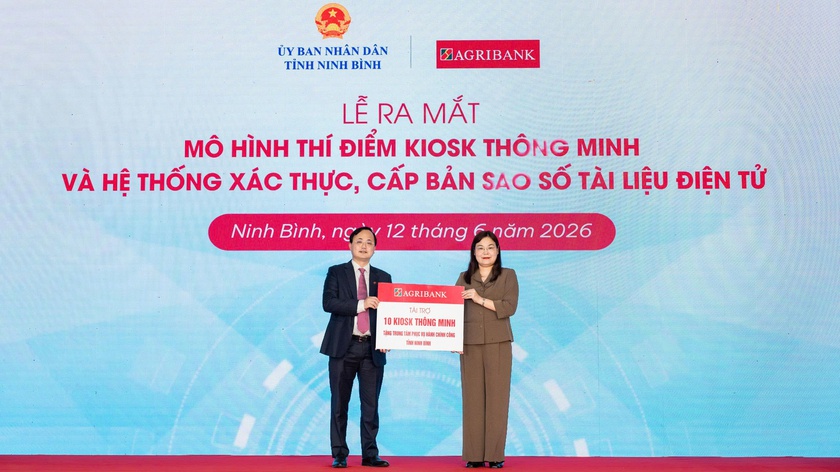 Agribank đồng h&agrave;nh c&ugrave;ng tỉnh Ninh B&igrave;nh triển khai m&ocirc; h&igrave;nh Kiosk th&ocirc;ng minh: &ldquo;C&uacute; h&iacute;ch&rdquo; chuyển đổi số h&agrave;nh ch&iacute;nh c&ocirc;ng- Ảnh 4.
