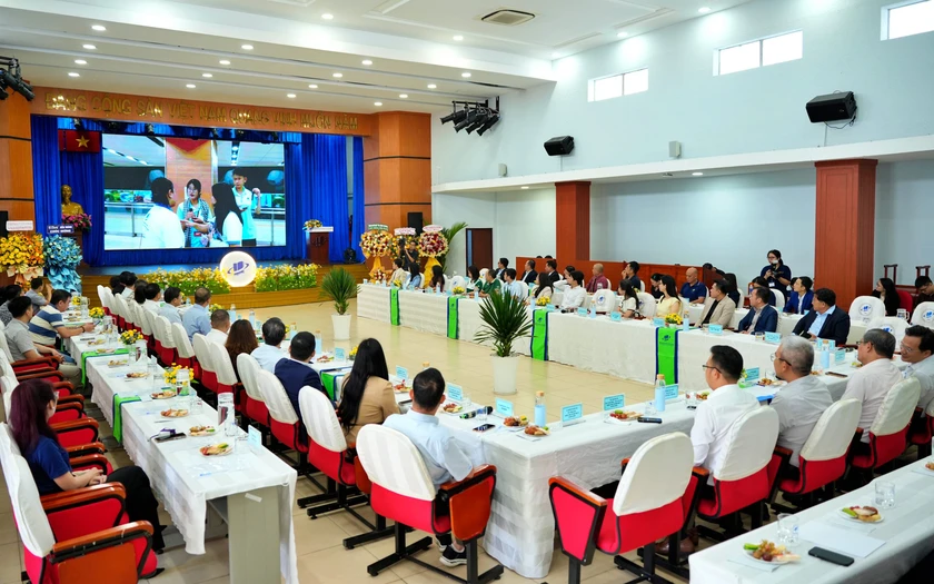 Trường Đại học Mở Th&agrave;nh phố Hồ Ch&iacute; Minh kết nối bền vững, kiến tạo gi&aacute; trị c&ugrave;ng c&aacute;c doanh nghiệp - Ảnh 3.