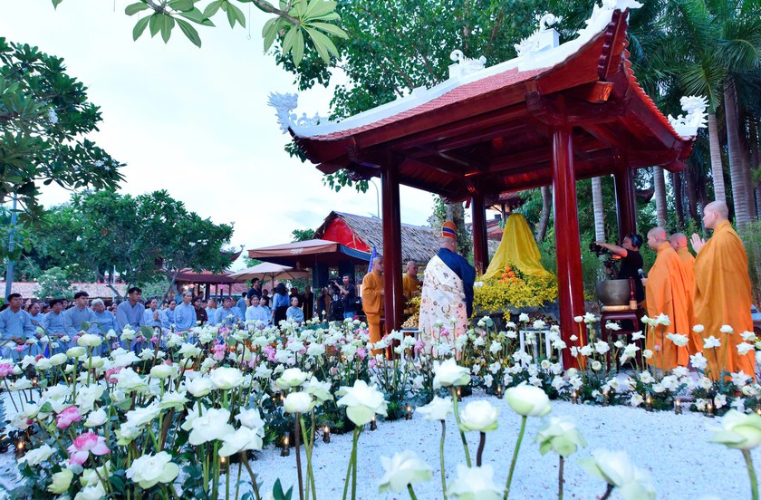 Khánh thành đền thờ và an vị tượng Phật Hoàng Trần Nhân Tông tại Thiền viện Trúc Lâm Phương Nam Cần Thơ - Ảnh 1.