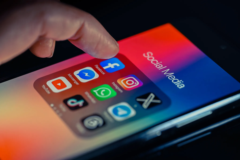 Anh cấm trẻ em dưới 16 tuổi dùng TikTok, Facebook, Instagram và YouTube - Ảnh 1.