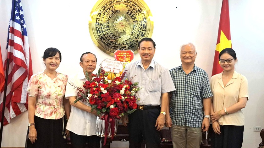 Thời báo Văn học nghệ thuật khai trương văn phòng tòa soạn mới và tri ân cộng tác viên - Ảnh 1.