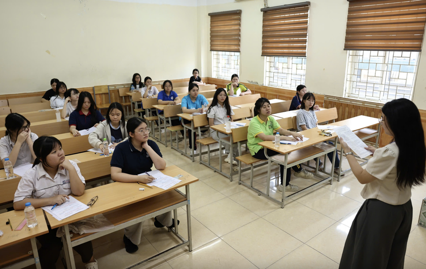 Trường Trung học phổ thông chuyên Đại học Sư phạm công bố điểm chuẩn vào lớp 10 năm 2026 - Ảnh 1.