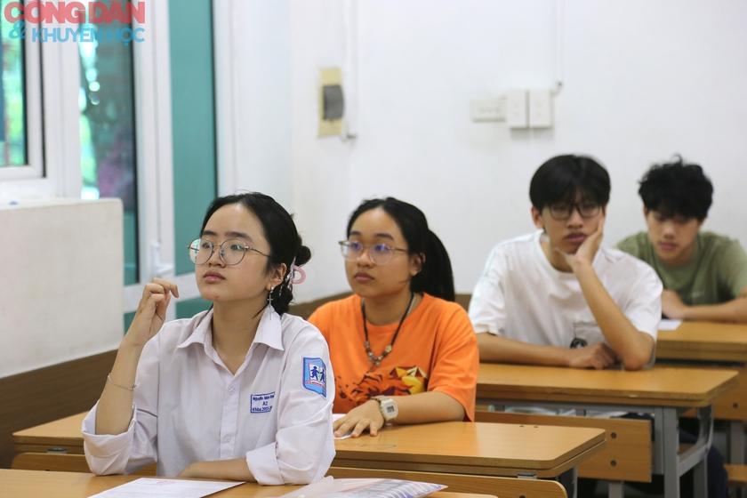 Bộ Gi&aacute;o dục v&agrave; Đ&agrave;o tạo c&ocirc;ng bố đ&aacute;p &aacute;n c&aacute;c m&ocirc;n thi tốt nghiệp trung học phổ th&ocirc;ng năm 2026 - Ảnh 1.