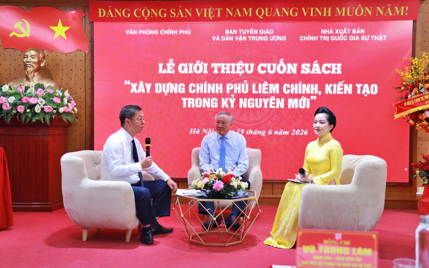 Nhà xuất bản Chính trị quốc gia Sự thật ra mắt sách "Xây dựng Chính phủ liêm chính, kiến tạo trong kỷ nguyên mới" - Ảnh 4.