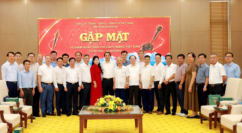 Th&aacute;i Nguy&ecirc;n: Gặp mặt c&aacute;c cơ quan b&aacute;o ch&iacute;; trao Giải thưởng B&aacute;o ch&iacute; Huỳnh Th&uacute;c Kh&aacute;ng của tỉnh lần thứ II - năm 2026 - Ảnh 9.