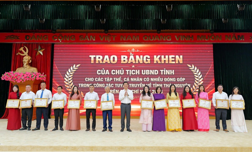 Th&aacute;i Nguy&ecirc;n: Gặp mặt c&aacute;c cơ quan b&aacute;o ch&iacute;; trao Giải thưởng B&aacute;o ch&iacute; Huỳnh Th&uacute;c Kh&aacute;ng của tỉnh lần thứ II - năm 2026 - Ảnh 4.